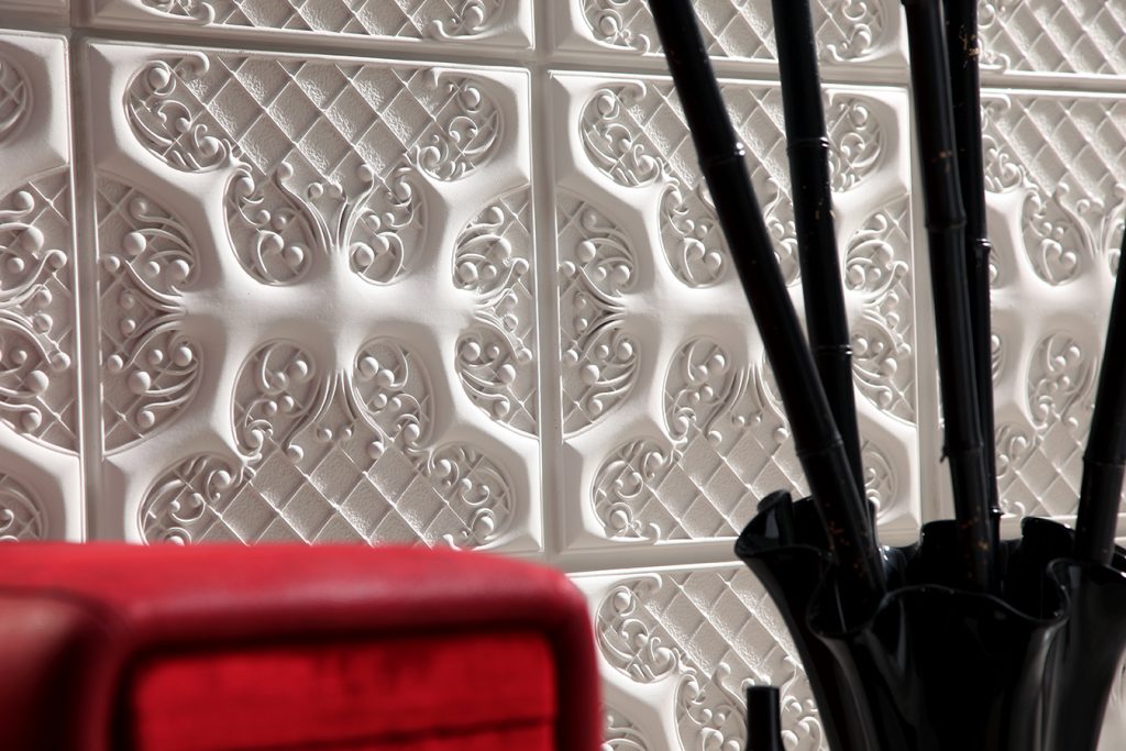 1010 White ASHFORD wall panel close up