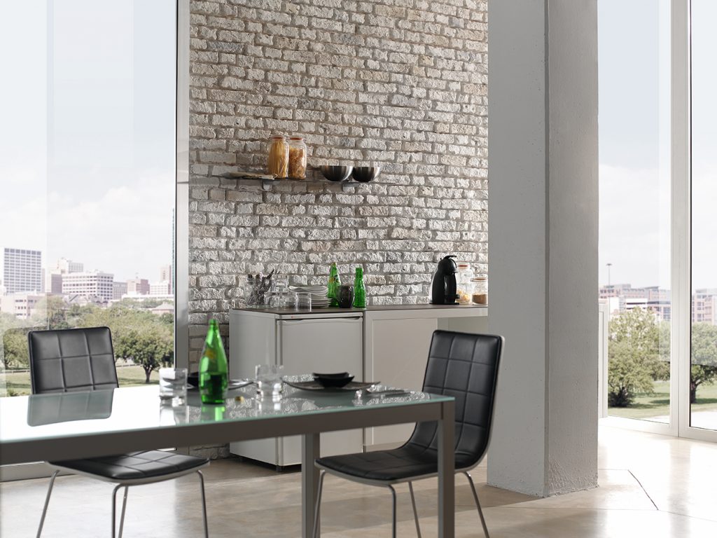 Aged White Loft Brick kitchen wall cladding (532)